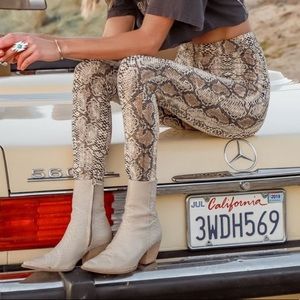 Wild snakeskin leggings